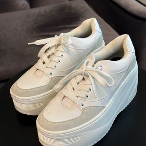 BERSHKA Chunky White Sneakers Size 6 (gently worn a few times.)